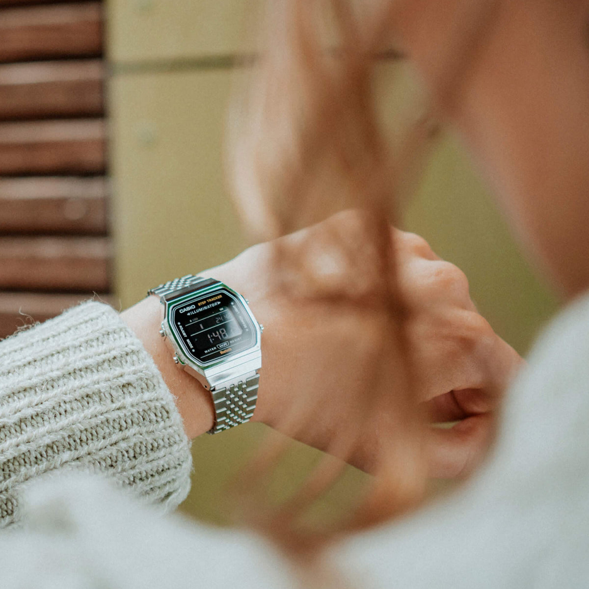 CASIO VINTAGE BLUETOOTH® NUTITELEFONIGA ÜHENDAMINE - TERAS - sisseehitatud kiirendusmõõtur tuvastab keha liikumise + sammuloendur - MUST ABL-100WE-1BEF