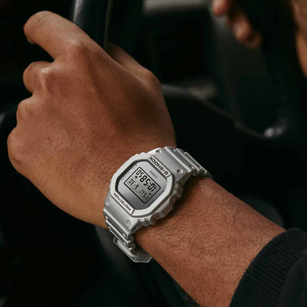 CASIO G-SHOCK THE ORIGIN - FORGOTTEN FUTURE SEERIA ****** DW-5600FF-8ER