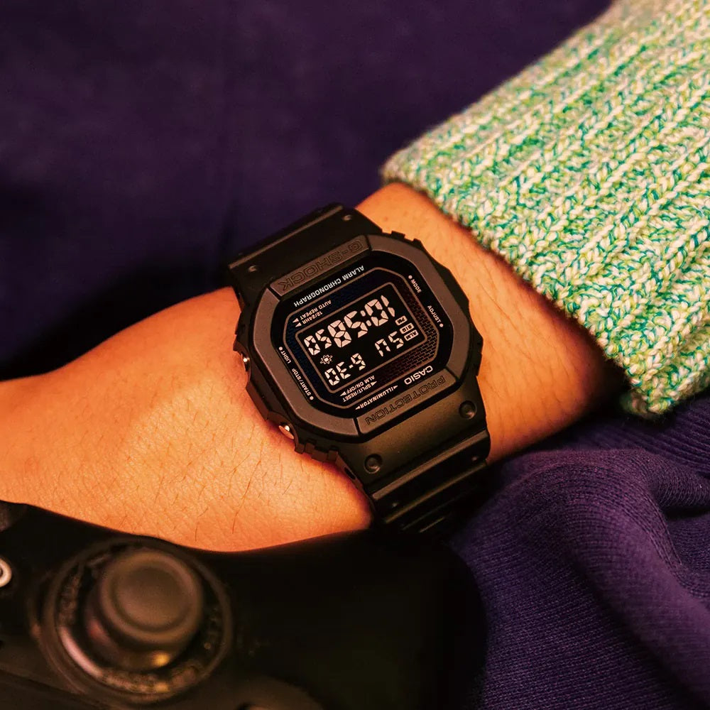 CASIO G-SHOCK THE ORIGIN - RAINBOW BRICK WALL SERIE DW-5600RW-1ER