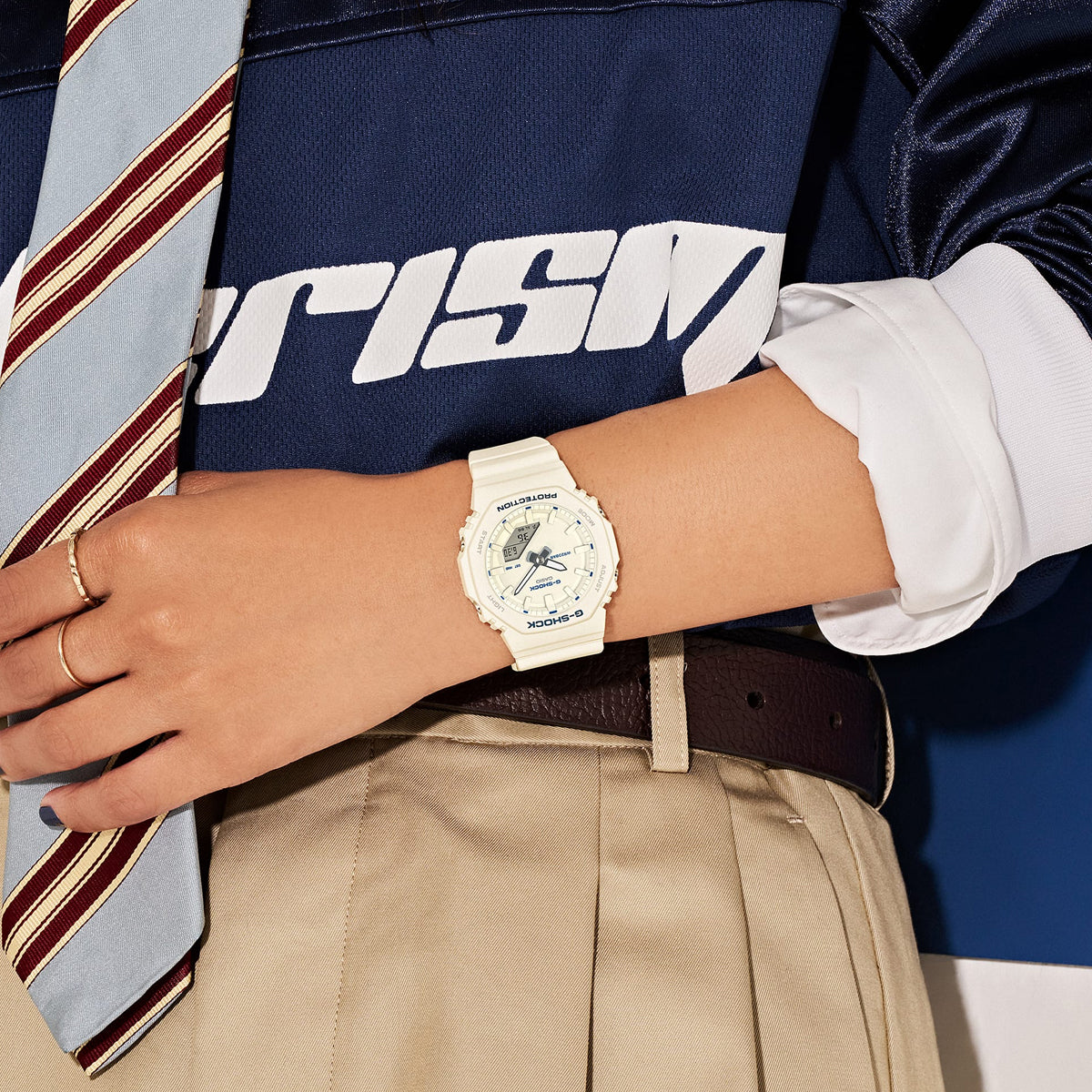 CASIO G-SHOCK OAK COMPACT – BLUE ACCENT SEERIA – IVORY GMA-P2100BA-7AER