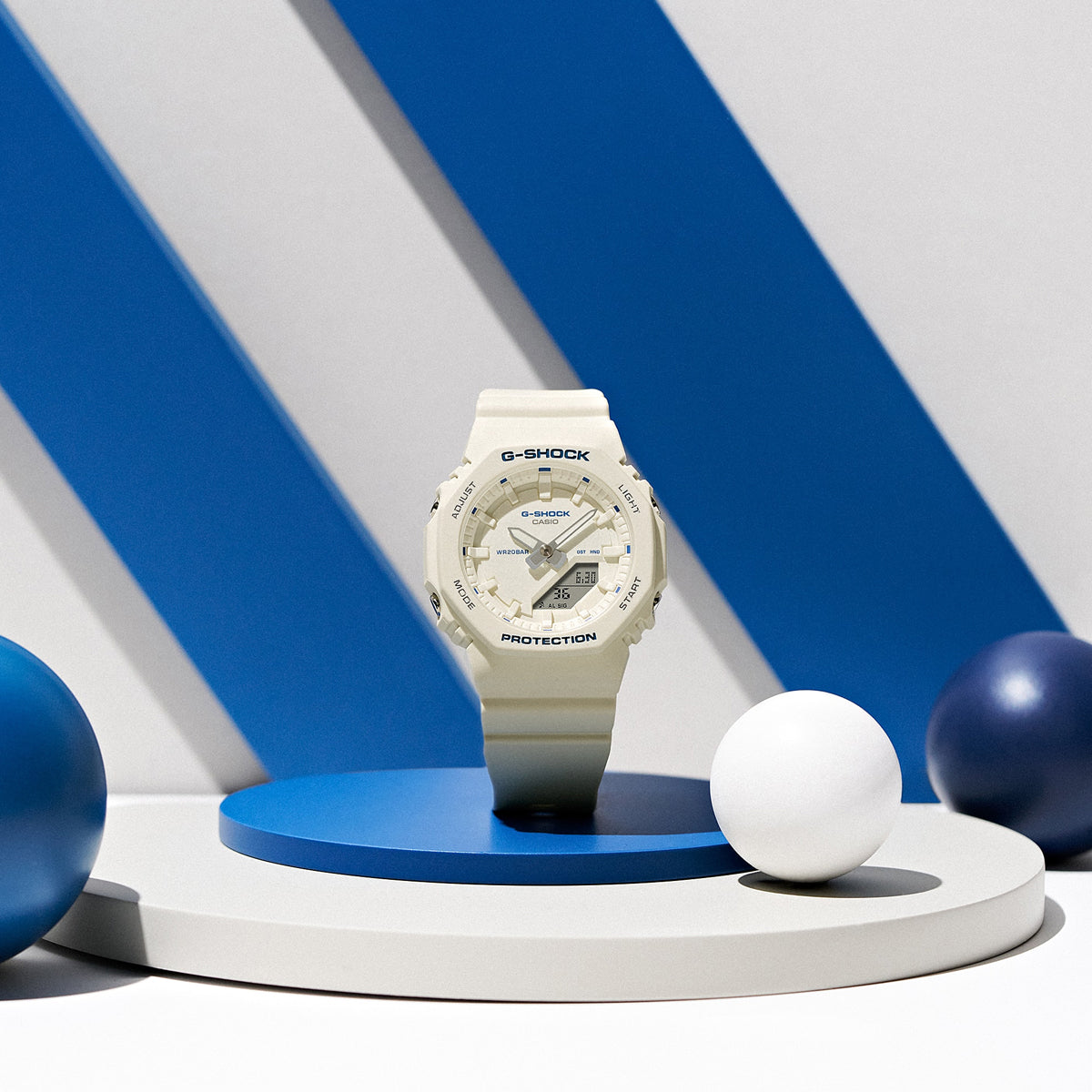 CASIO G-SHOCK OAK COMPACT – BLUE ACCENT SEERIA – IVORY GMA-P2100BA-7AER